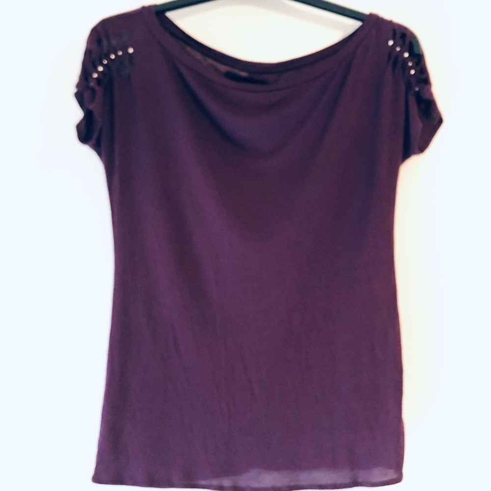 Cut-out Studded Shoulder Tee